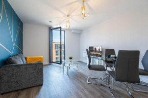 *NEW BUILD* 1 Bed Modern Apt - With Juliet Balcony - ROOF TOP TERRACE - Digbeth, Birmingham City Centre - FREE NETFLIX & SMART TV